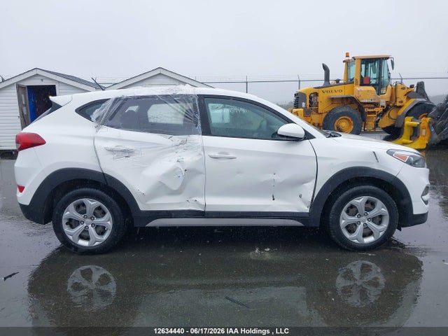 2018 Hyundai Tucson Base 2.0l მანქანა იყიდება აუქციონზე, vin: KM8J2CA47JU717048, აუქციონის ნომერი: 12634440