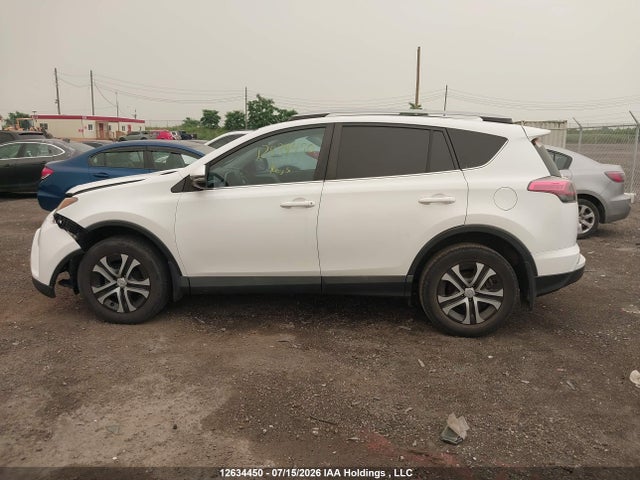 2T3ZFREV1HW313225 Toyota RAV4 LE