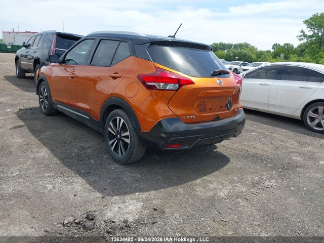 2018 Nissan Kicks S/sr/sv მანქანა იყიდება აუქციონზე, vin: 3N1CP5CU8JL532883, აუქციონის ნომერი: 12634492