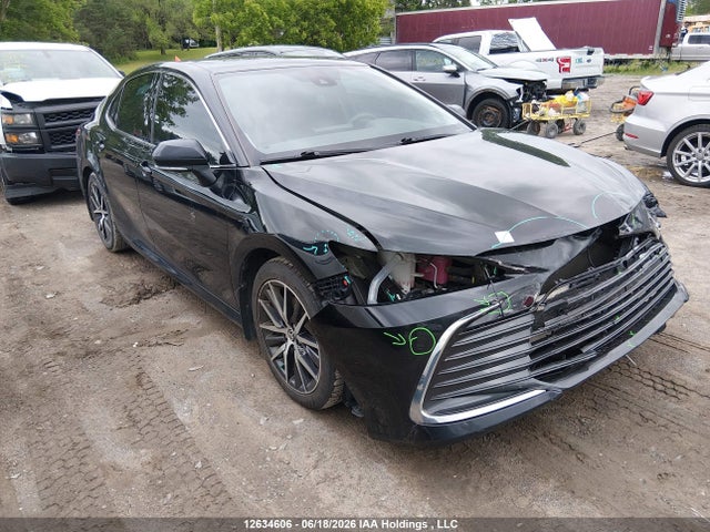 Toyota Camry 2022 4T1B21HK4NU017006 Image 1