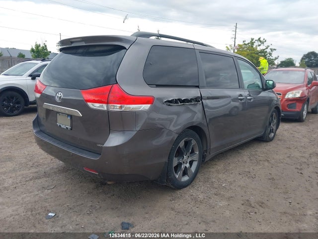 2011 Toyota Sienna Xle 7 Passenger მანქანა იყიდება აუქციონზე, vin: 5TDYK3DC8BS135245, აუქციონის ნომერი: 12634615