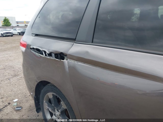 2011 Toyota Sienna Xle 7 Passenger მანქანა იყიდება აუქციონზე, vin: 5TDYK3DC8BS135245, აუქციონის ნომერი: 12634615