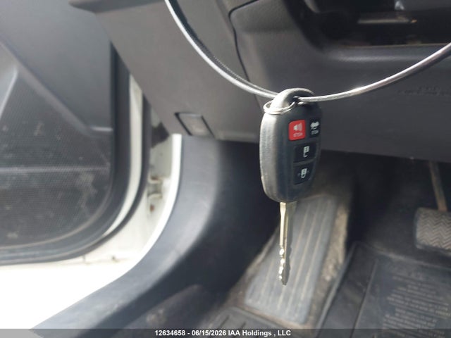 2T1BURHE6GC712241 Toyota COROLLA LE