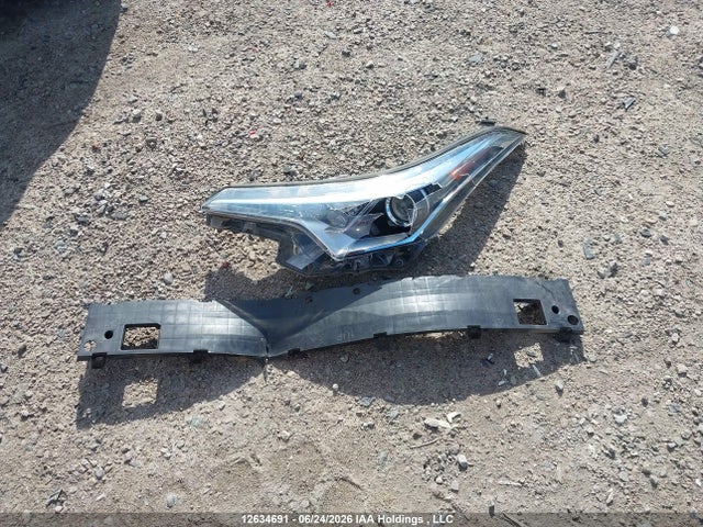 NMTKHMBX4JR002785 Toyota C-HR XLE