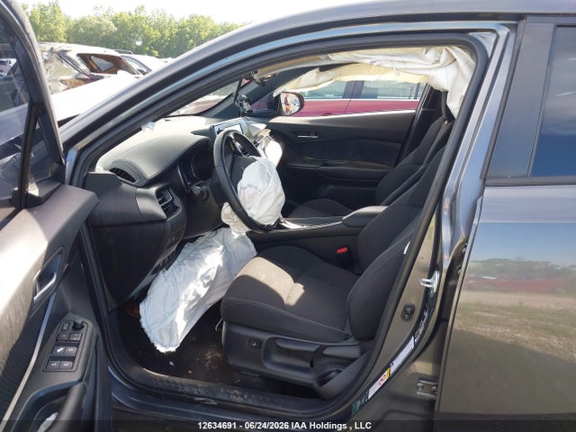 NMTKHMBX4JR002785 Toyota C-HR XLE