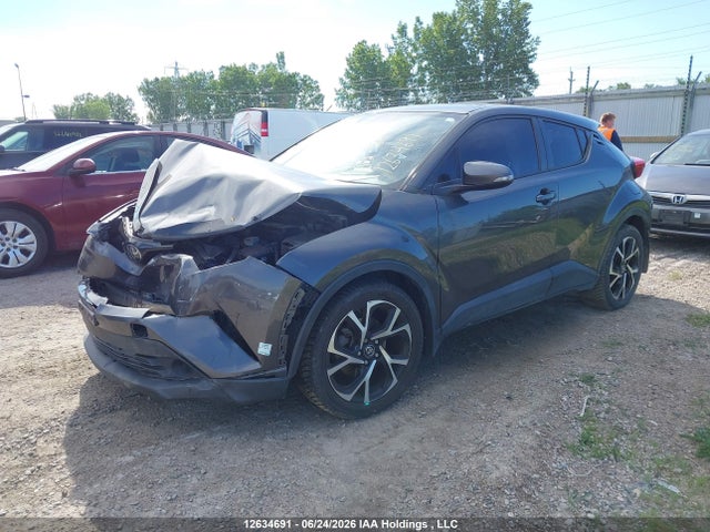 NMTKHMBX4JR002785 Toyota C-HR XLE