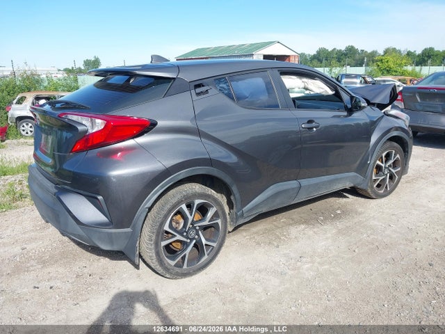 NMTKHMBX4JR002785 Toyota C-HR XLE