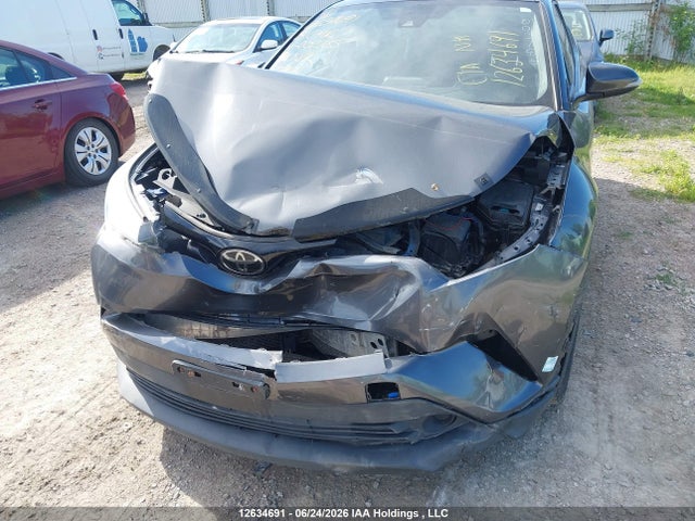 NMTKHMBX4JR002785 Toyota C-HR XLE