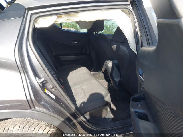 NMTKHMBX4JR002785 Toyota C-HR XLE
