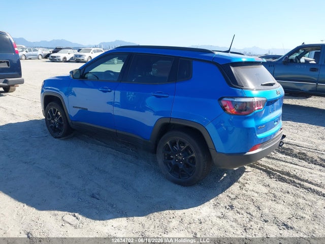 Jeep Compass Latitude Lux 2025 3C4NJDFN9ST618758 Image 3