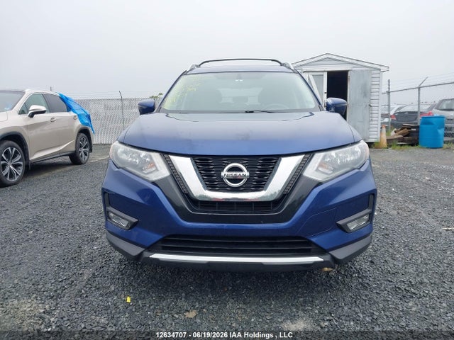 2017 Nissan Rogue S/sl Platinum/sv მანქანა იყიდება აუქციონზე, vin: 5N1AT2MV8HC787749, აუქციონის ნომერი: 12634707