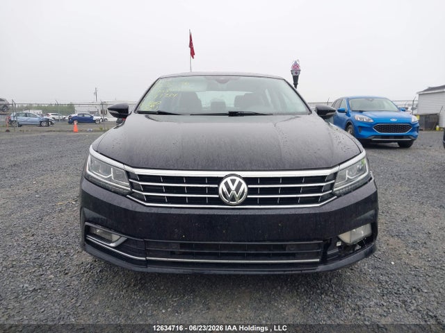 2017 Volkswagen Passat 1.8 Tsi Highline მანქანა იყიდება აუქციონზე, vin: 1VWCT7A33HC077734, აუქციონის ნომერი: 12634716