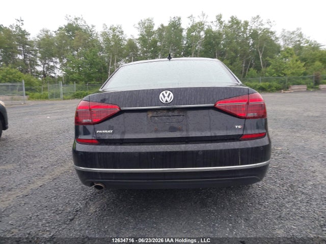 2017 Volkswagen Passat 1.8 Tsi Highline მანქანა იყიდება აუქციონზე, vin: 1VWCT7A33HC077734, აუქციონის ნომერი: 12634716