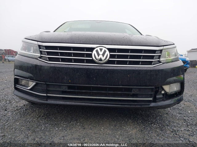 2017 Volkswagen Passat 1.8 Tsi Highline მანქანა იყიდება აუქციონზე, vin: 1VWCT7A33HC077734, აუქციონის ნომერი: 12634716