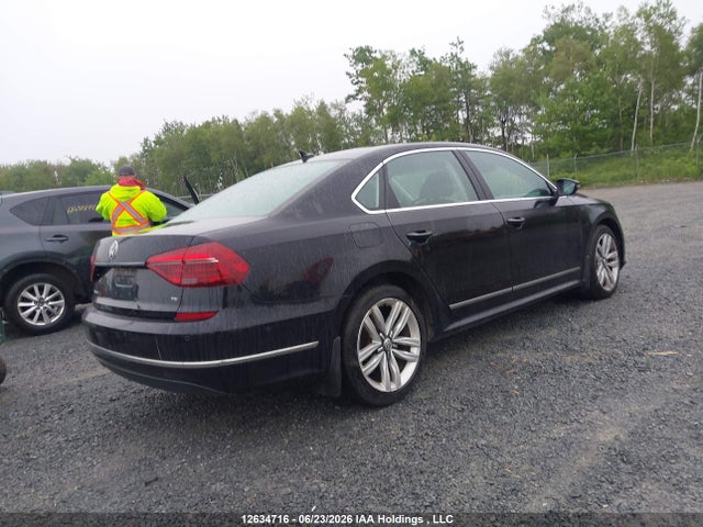2017 Volkswagen Passat 1.8 Tsi Highline მანქანა იყიდება აუქციონზე, vin: 1VWCT7A33HC077734, აუქციონის ნომერი: 12634716