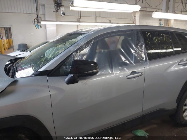 7MUCAAAG9TV162549 Toyota Corolla Cross Le