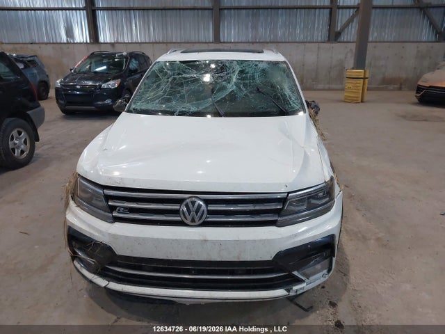 Продаж на аукціоні авто 2018 Volkswagen Tiguan Highline, vin: 3VV4B7AX9JM179719, номер лоту: 12634726