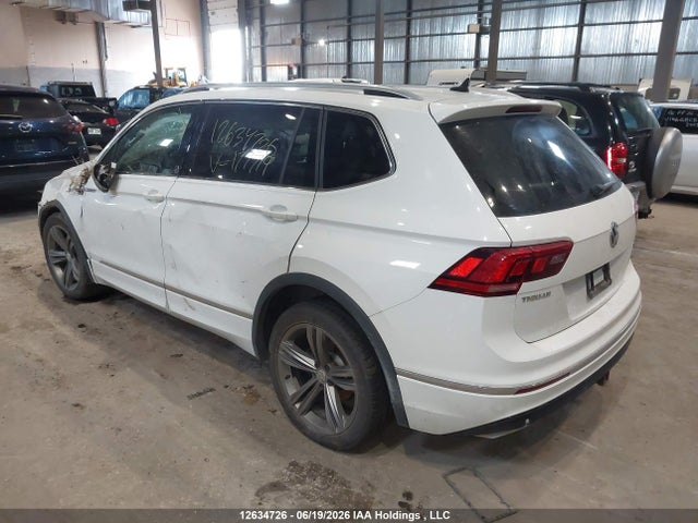 Продаж на аукціоні авто 2018 Volkswagen Tiguan Highline, vin: 3VV4B7AX9JM179719, номер лоту: 12634726