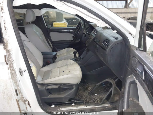 Продаж на аукціоні авто 2018 Volkswagen Tiguan Highline, vin: 3VV4B7AX9JM179719, номер лоту: 12634726