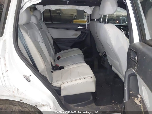 Продаж на аукціоні авто 2018 Volkswagen Tiguan Highline, vin: 3VV4B7AX9JM179719, номер лоту: 12634726
