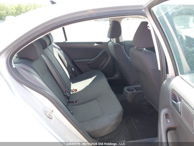 3VW1K7AJ8FM305523 Volkswagen JETTA S