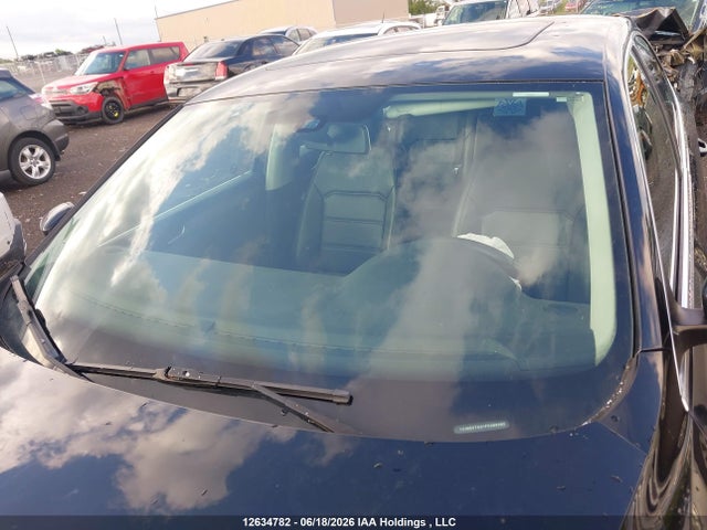 1VWBV7A31FC069392 Volkswagen Passat 2.0 Tdi Comfortline