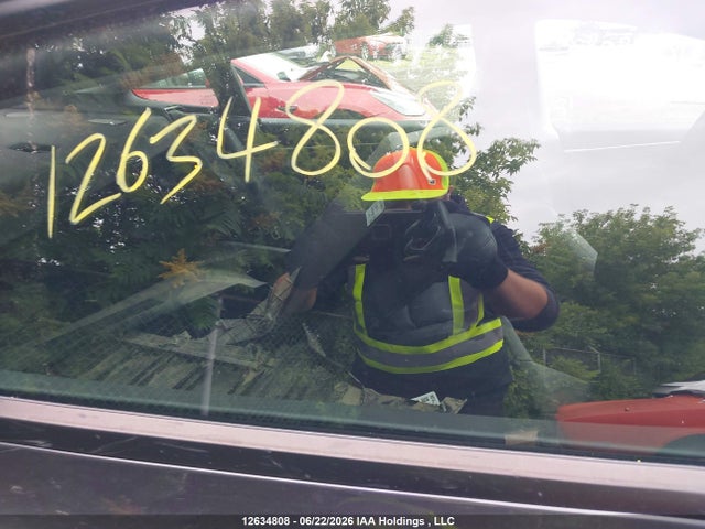 Tesla MODEL 3 2025 5YJ3E1EB5SF960305 Image 8