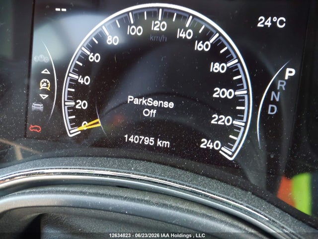 12634823 :رقم المزاد ، 1C4RJFCM8JC427349 vin ، 2018 Jeep Grand Cherokee Overland مزاد بيع