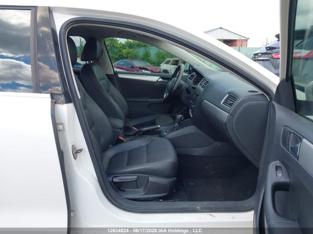 12634824 :رقم المزاد ، 3VWLX7AJ0BM003597 vin ، 2011 Volkswagen Jetta مزاد بيع