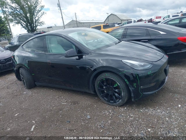Tesla Model Y Long Range 2023 LRWYGDEE9PC162936 Image 13