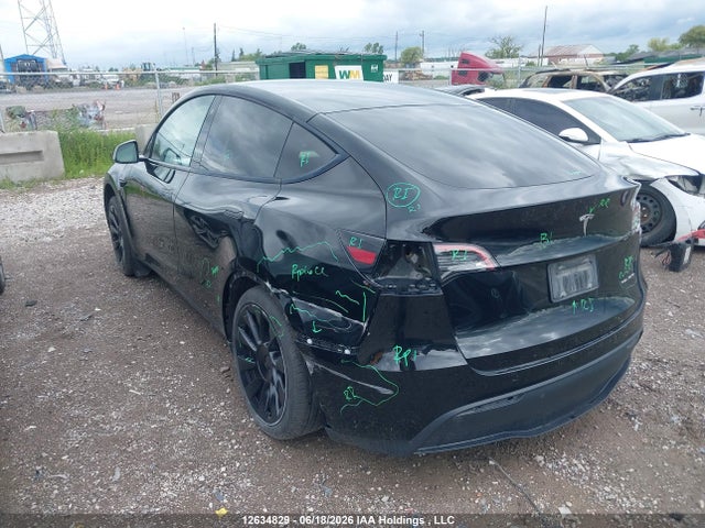 Tesla Model Y Long Range 2023 LRWYGDEE9PC162936 Image 3