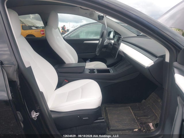 Tesla Model Y Long Range 2023 LRWYGDEE9PC162936 Image 5