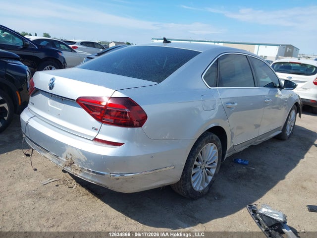 12634866 :رقم المزاد ، 1VWBT7A33HC014645 vin ، 2017 Volkswagen Passat 1.8 Tsi Comfortline مزاد بيع