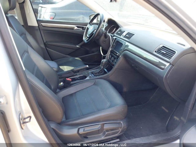 12634866 :رقم المزاد ، 1VWBT7A33HC014645 vin ، 2017 Volkswagen Passat 1.8 Tsi Comfortline مزاد بيع
