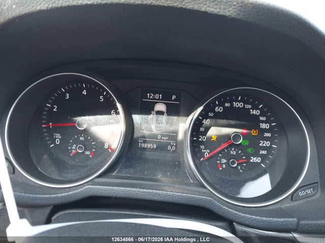 12634866 :رقم المزاد ، 1VWBT7A33HC014645 vin ، 2017 Volkswagen Passat 1.8 Tsi Comfortline مزاد بيع
