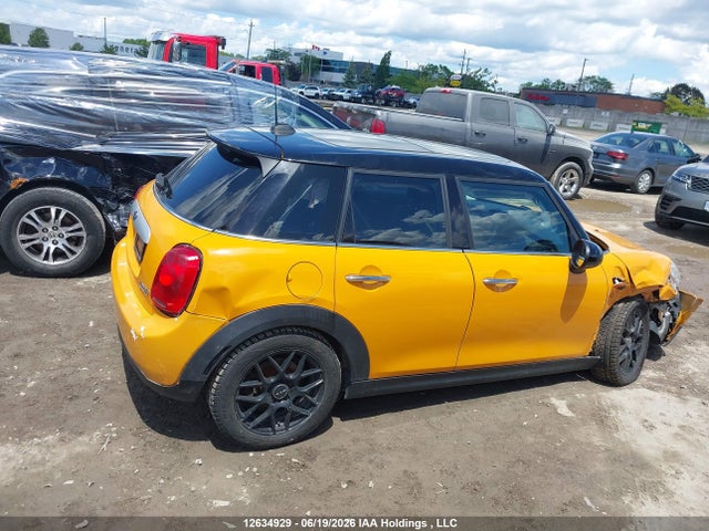 Продажа на аукционе авто 2015 Mini 5 Door Cooper, vin: WMWXS5C56FT831911, номер лота: 12634929