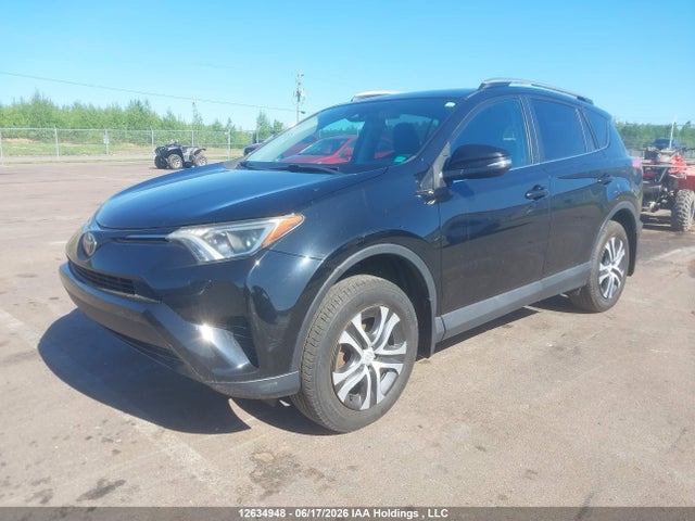 Toyota RAV4 LE 2017 2T3BFREV5HW676855 Image 2