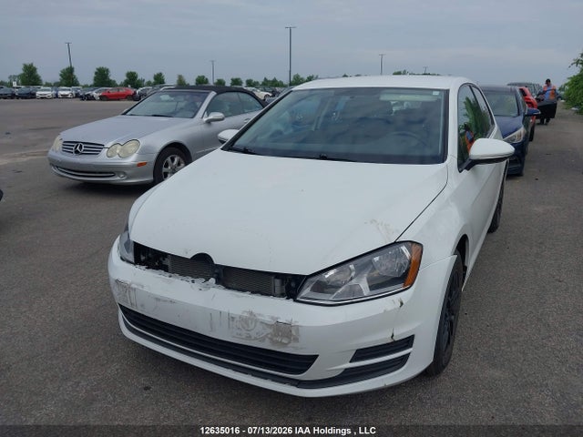 Продажа на аукционе авто 2017 Volkswagen Golf Trendline, vin: 3VW817AU5HM052725, номер лота: 12635016