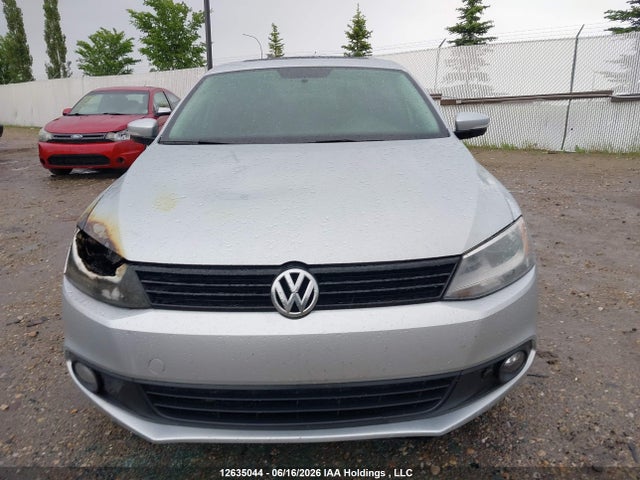 12635044 :رقم المزاد ، 3VWDK7AJ6EM393953 vin ، 2014 Volkswagen Jetta 2.0l Comfortline مزاد بيع