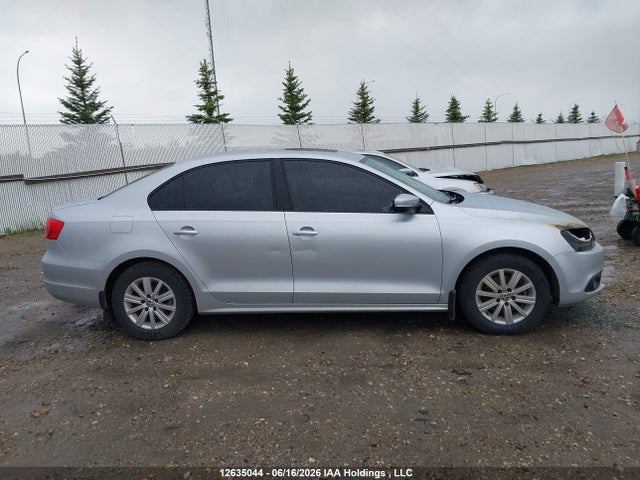 12635044 :رقم المزاد ، 3VWDK7AJ6EM393953 vin ، 2014 Volkswagen Jetta 2.0l Comfortline مزاد بيع