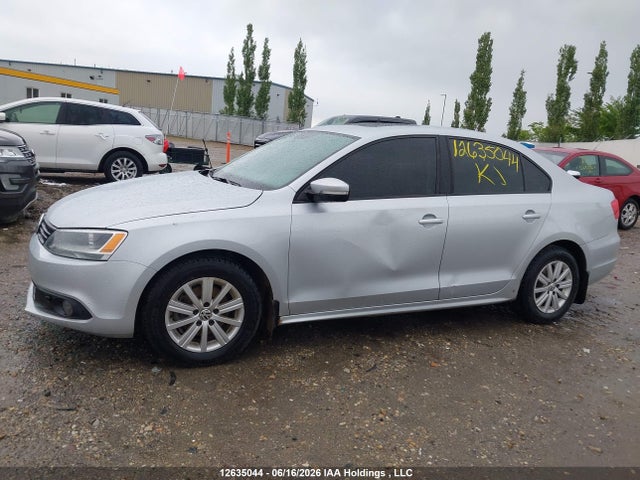 12635044 :رقم المزاد ، 3VWDK7AJ6EM393953 vin ، 2014 Volkswagen Jetta 2.0l Comfortline مزاد بيع