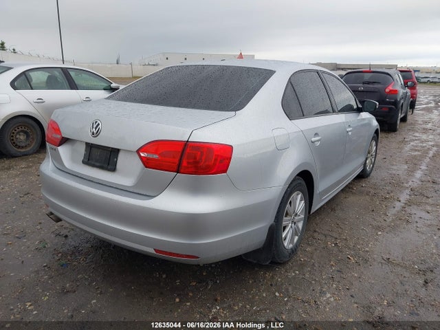 12635044 :رقم المزاد ، 3VWDK7AJ6EM393953 vin ، 2014 Volkswagen Jetta 2.0l Comfortline مزاد بيع