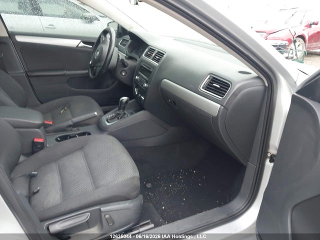 12635044 :رقم المزاد ، 3VWDK7AJ6EM393953 vin ، 2014 Volkswagen Jetta 2.0l Comfortline مزاد بيع