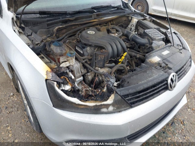 12635044 :رقم المزاد ، 3VWDK7AJ6EM393953 vin ، 2014 Volkswagen Jetta 2.0l Comfortline مزاد بيع