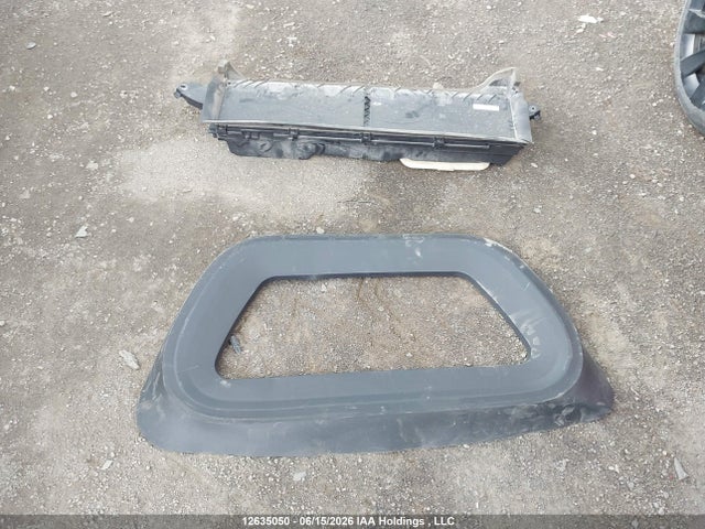 12635050 :رقم المزاد ، 7SAYGDEE9PF691666 vin ، 2023 Tesla Model Y Long Range مزاد بيع