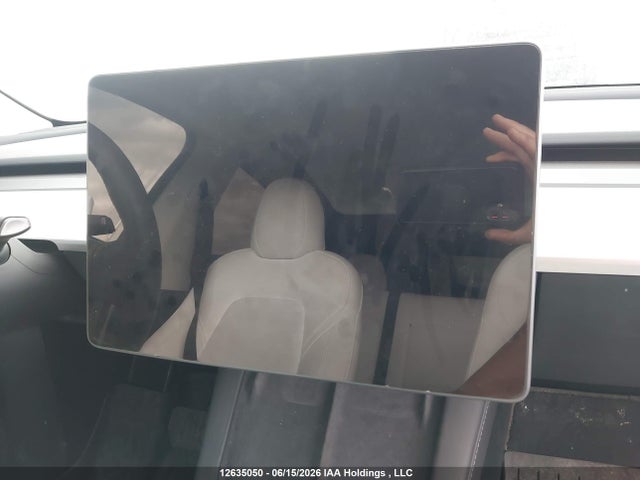 12635050 :رقم المزاد ، 7SAYGDEE9PF691666 vin ، 2023 Tesla Model Y Long Range مزاد بيع