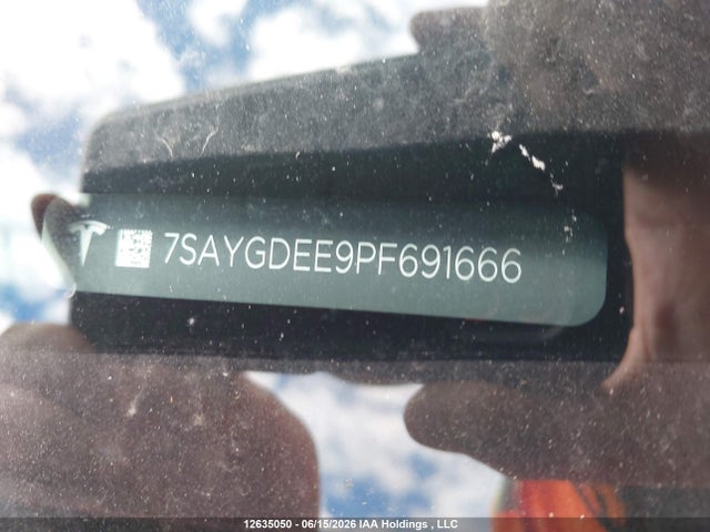 12635050 :رقم المزاد ، 7SAYGDEE9PF691666 vin ، 2023 Tesla Model Y Long Range مزاد بيع