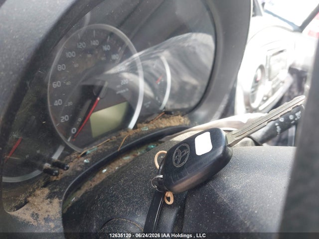 12635120 :رقم المزاد ، JTDKTUD36CD524360 vin ، 2012 Toyota Yaris Le مزاد بيع