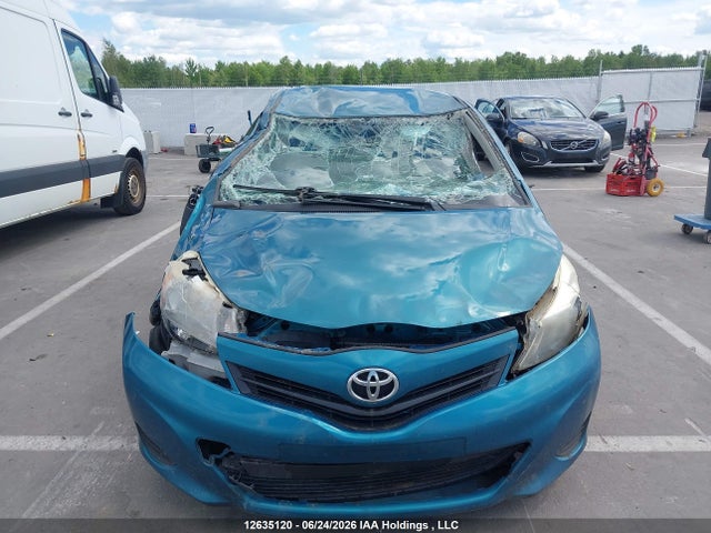 12635120 :رقم المزاد ، JTDKTUD36CD524360 vin ، 2012 Toyota Yaris Le مزاد بيع