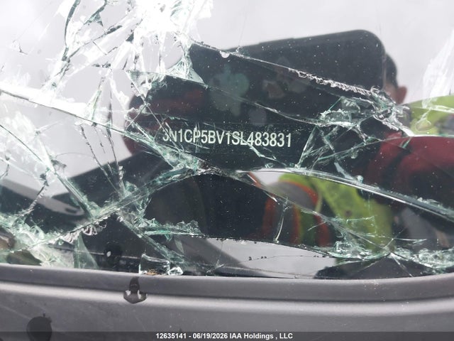 3N1CP5BV1SL483831 Nissan kicks play